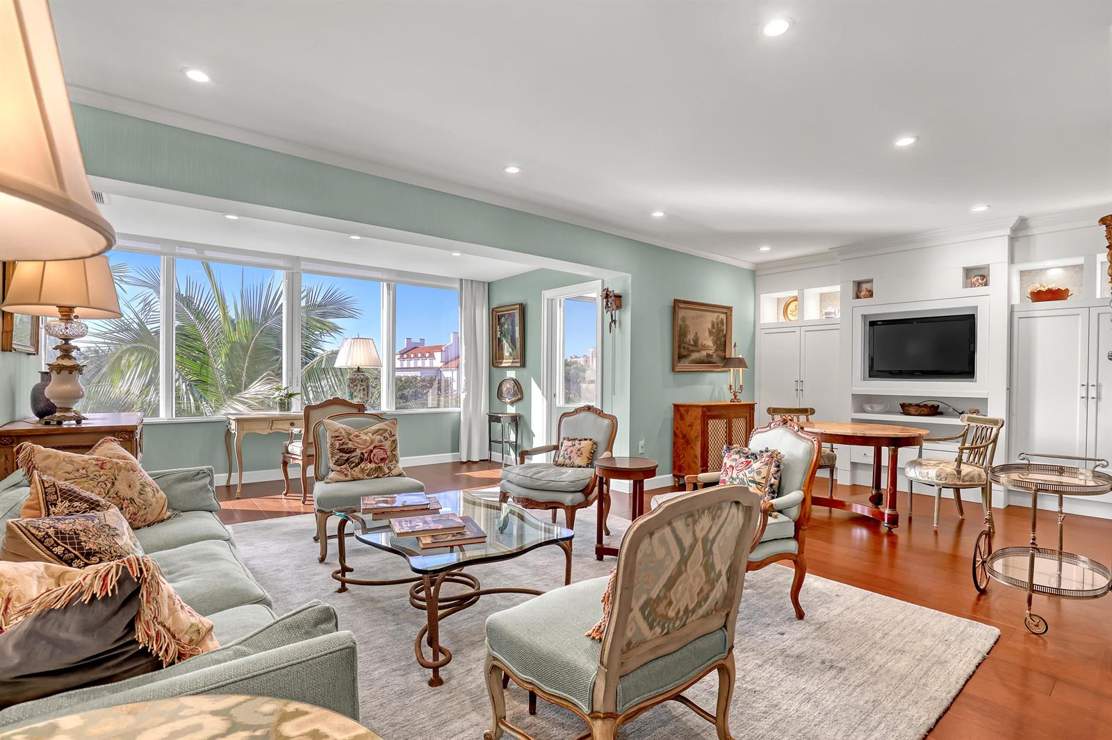 44 Cocoanut Row # B, Palm Beach FL 33480