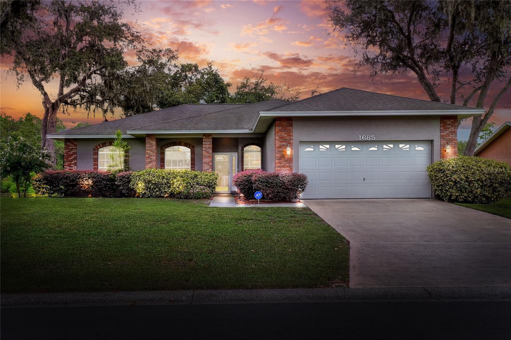 1685 KINSMAN WAY