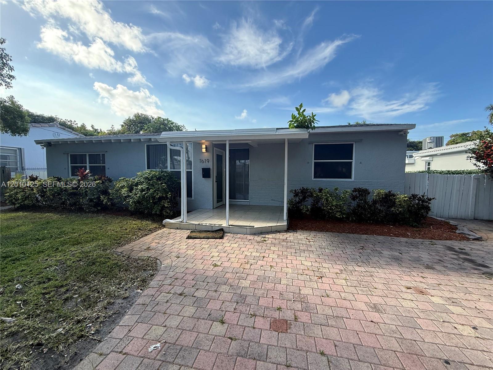 1619 Shenandoah St, Hollywood FL 33020