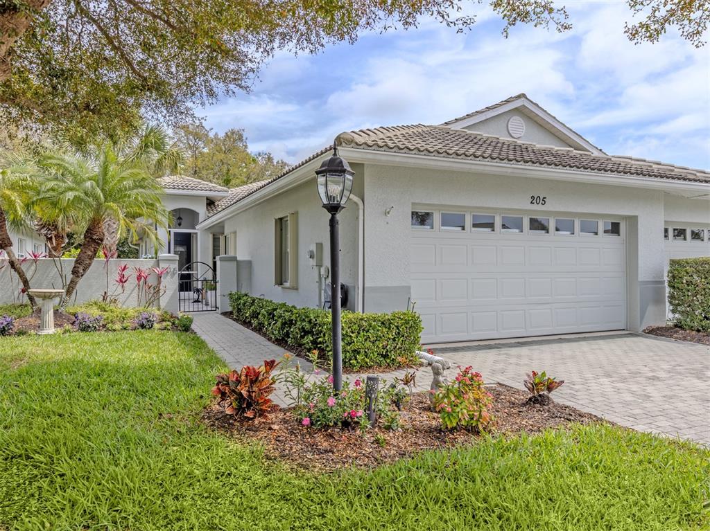 205 RECLINATA CIRCLE