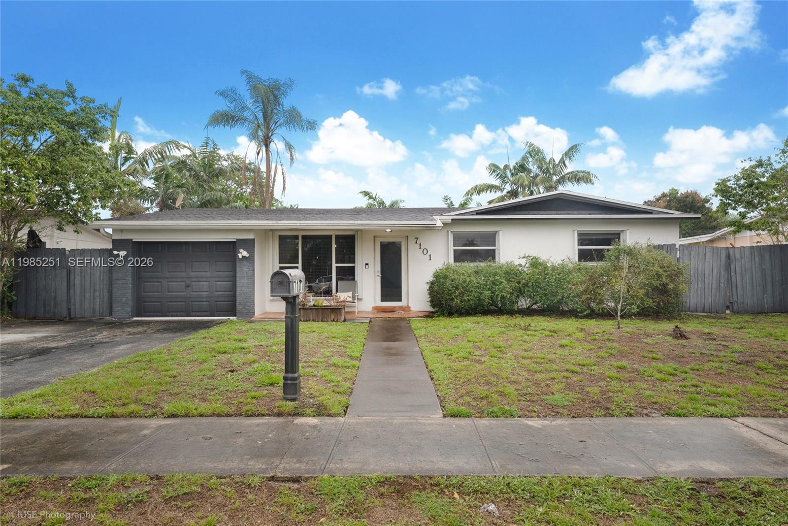 7101 Taylor St, Hollywood FL 33024