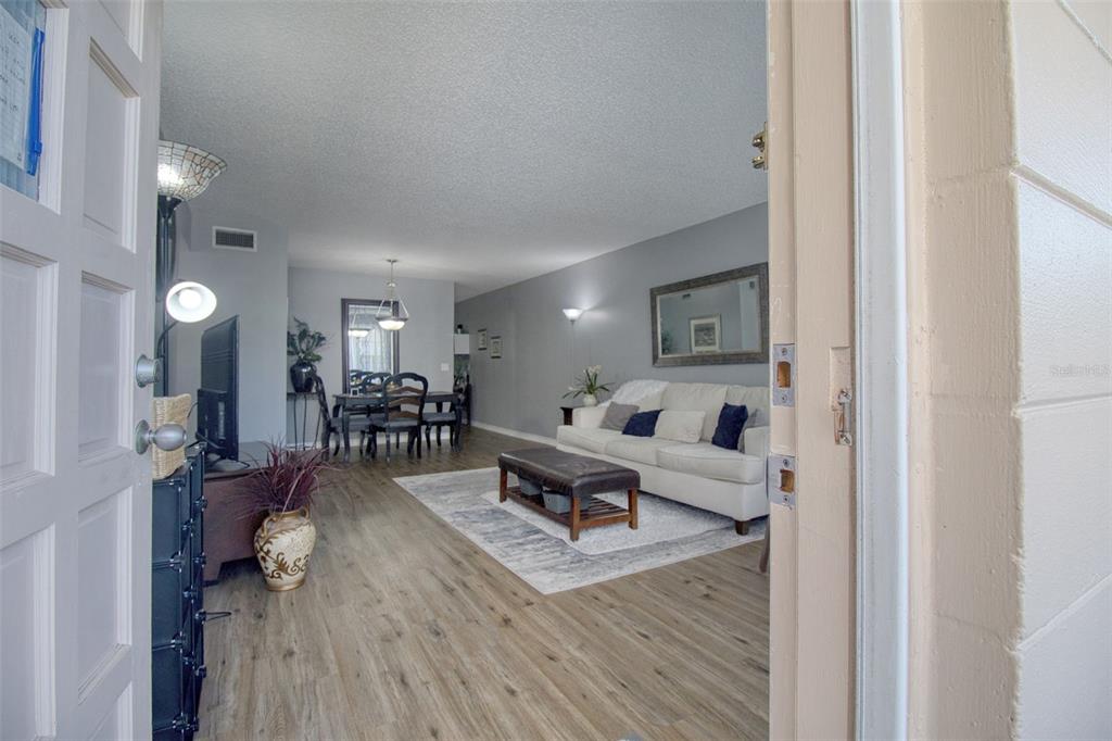 2436 RHODESIAN DRIVE UNIT 32, CLEARWATER, FL — photo 4 of 29
