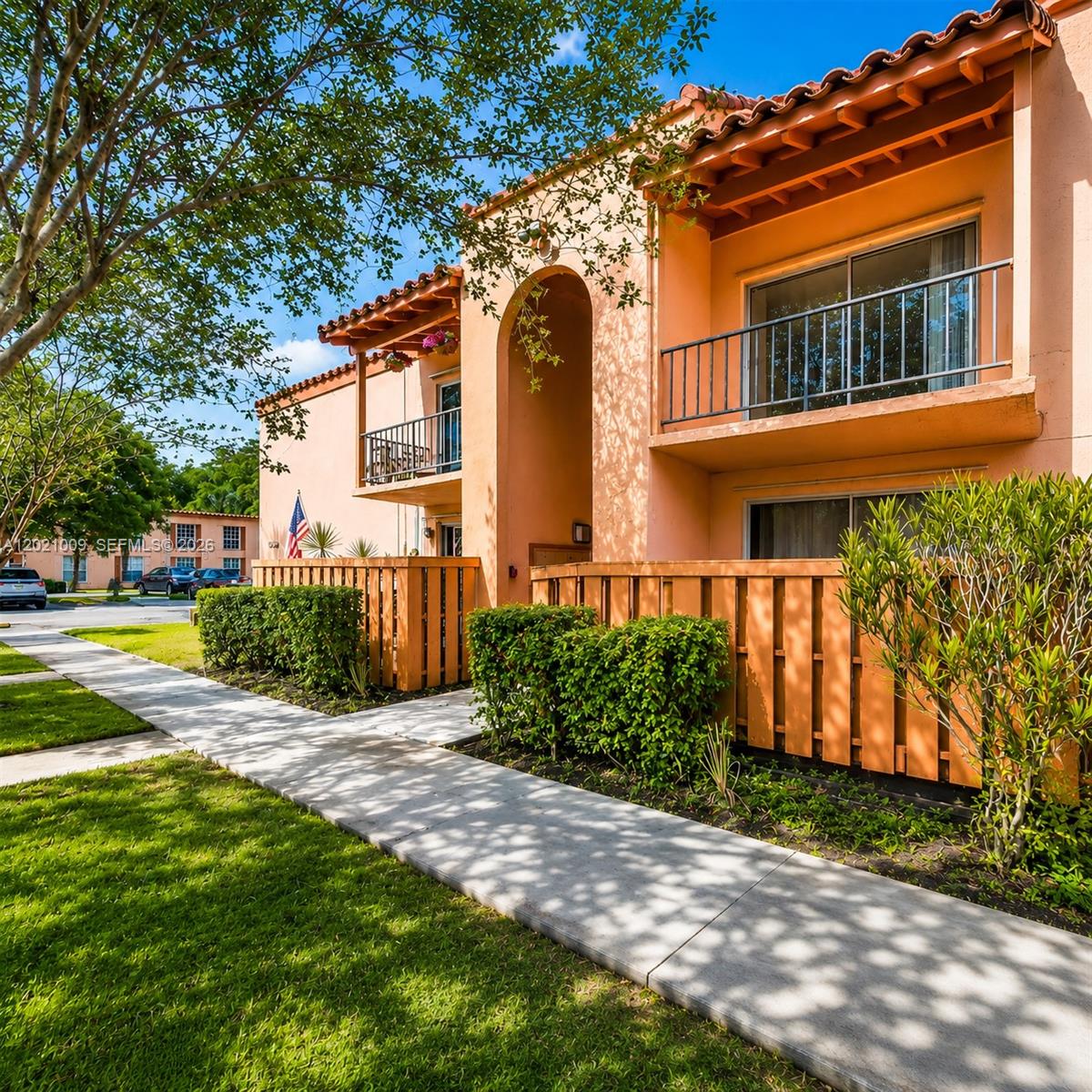 7160 Fairway Dr # J16, Miami Lakes FL 33014