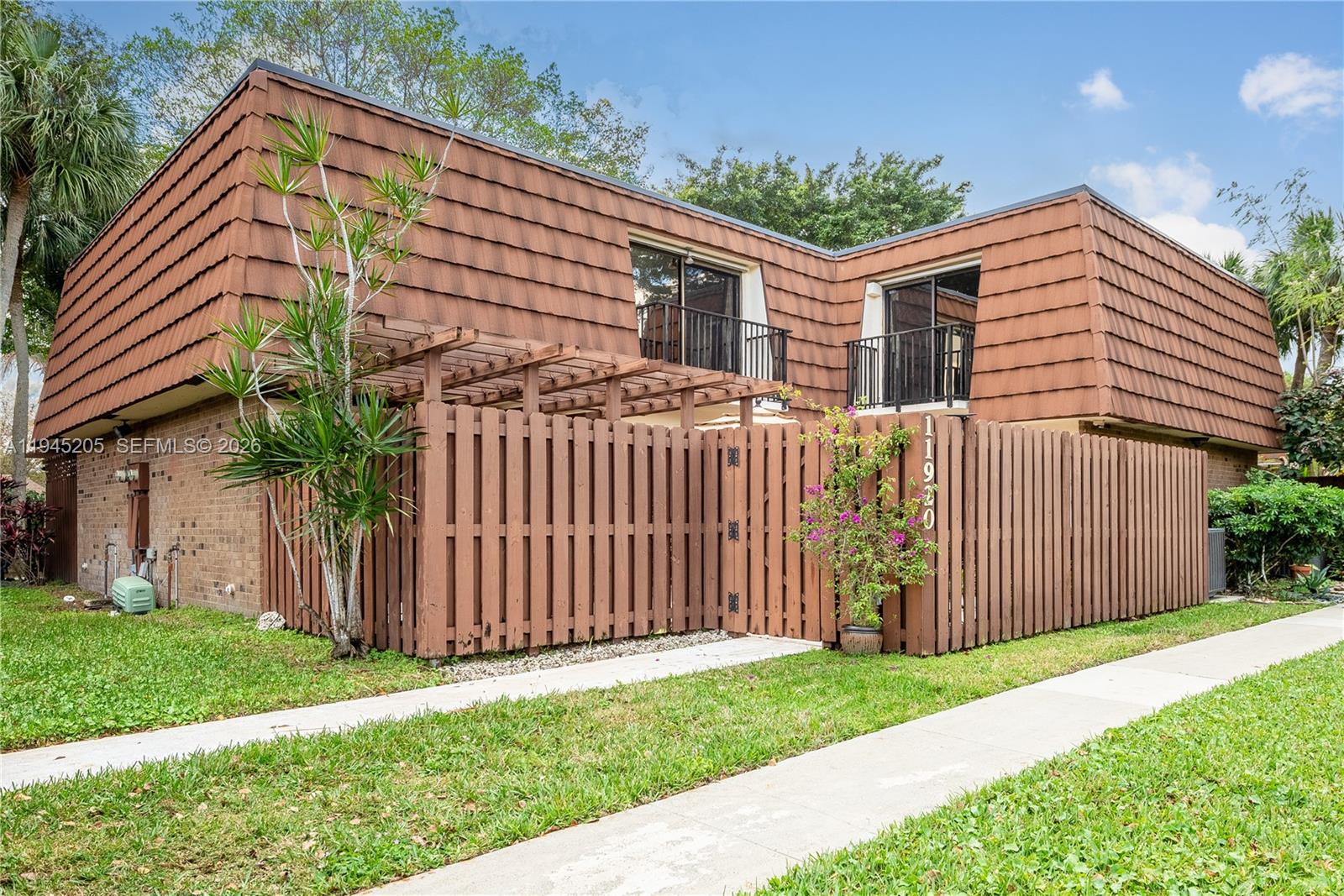 11920 SW 9th Mnr, Davie FL 33325