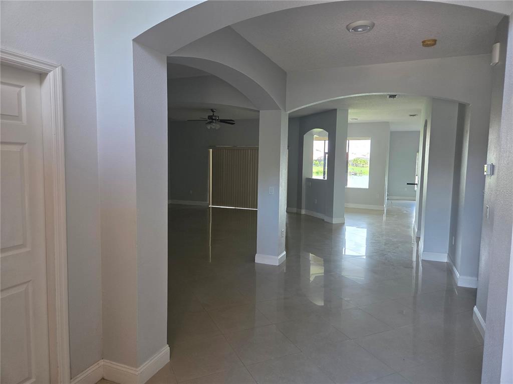 3772 EAGLE ISLE CIRCLE, KISSIMMEE, FL — photo 4 of 27