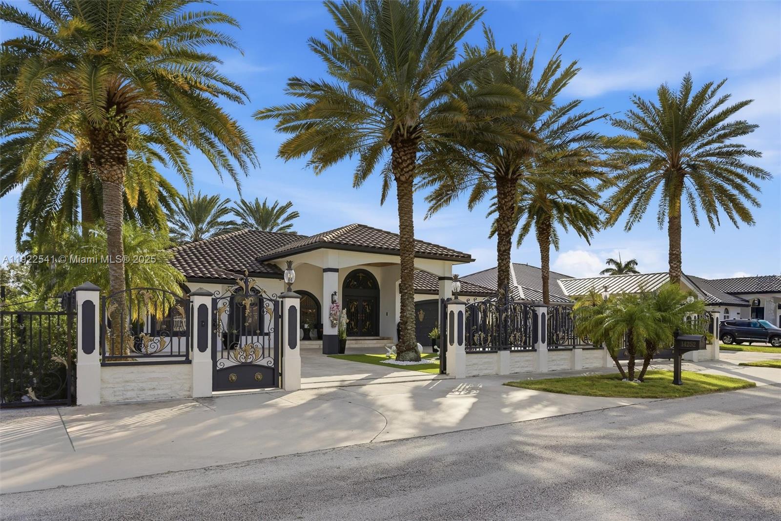 14252 SW 30th St, Miami FL 33175