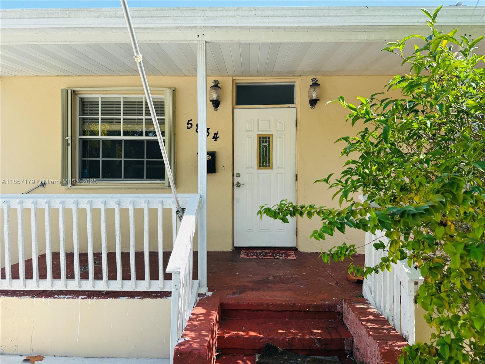 5834 SW 66th St, South Miami FL 33143
