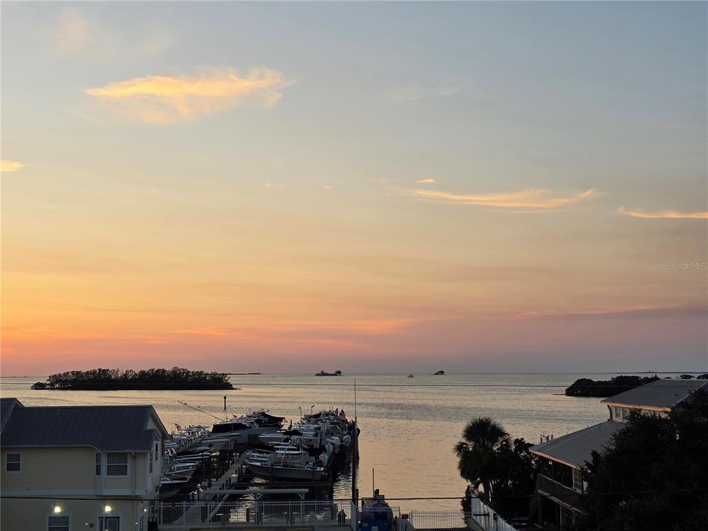 273 SHORE DRIVE