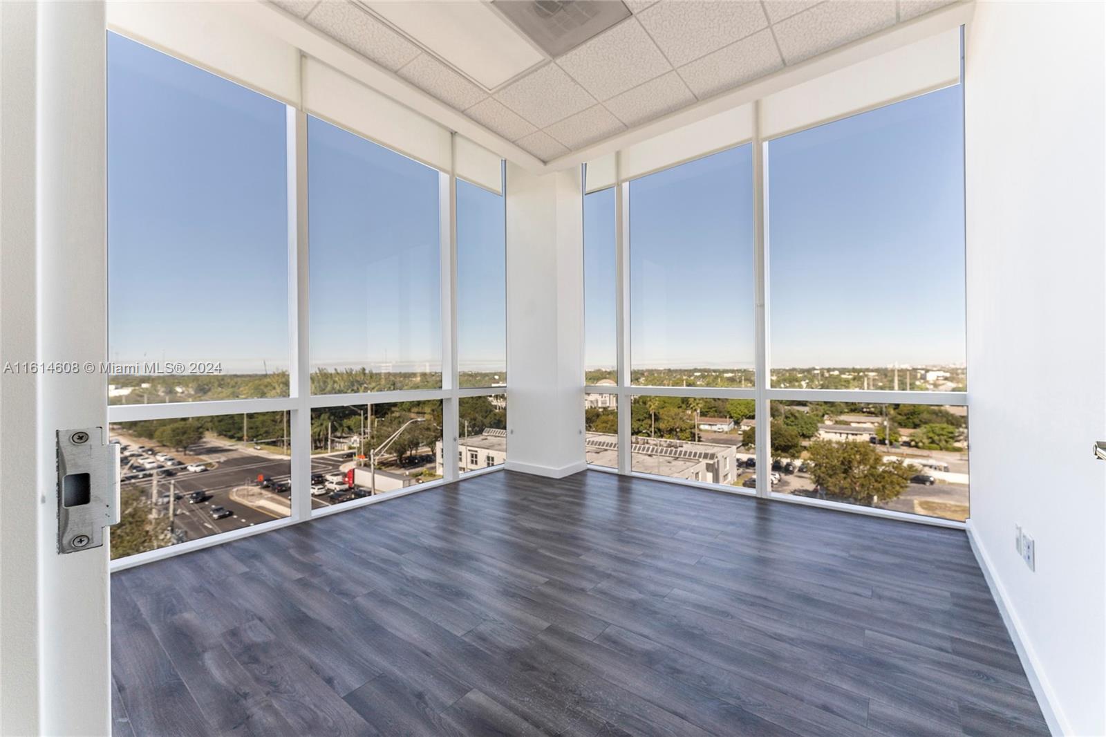 20200 W Dixie Hwy # 702, Miami FL 33180