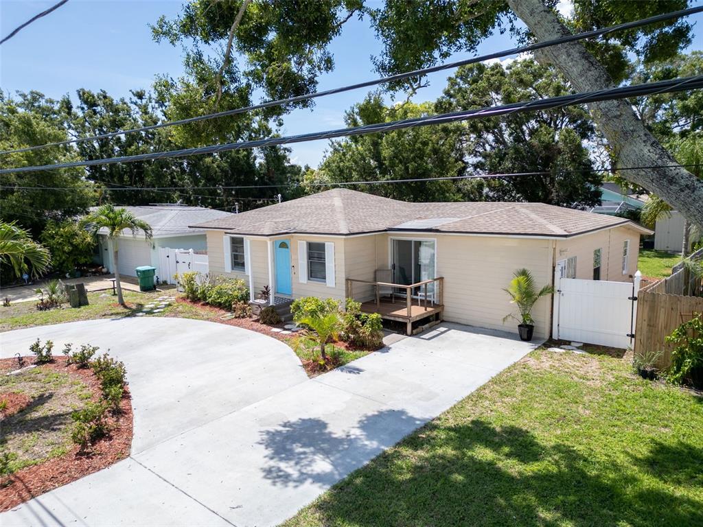3115 BAY LANE