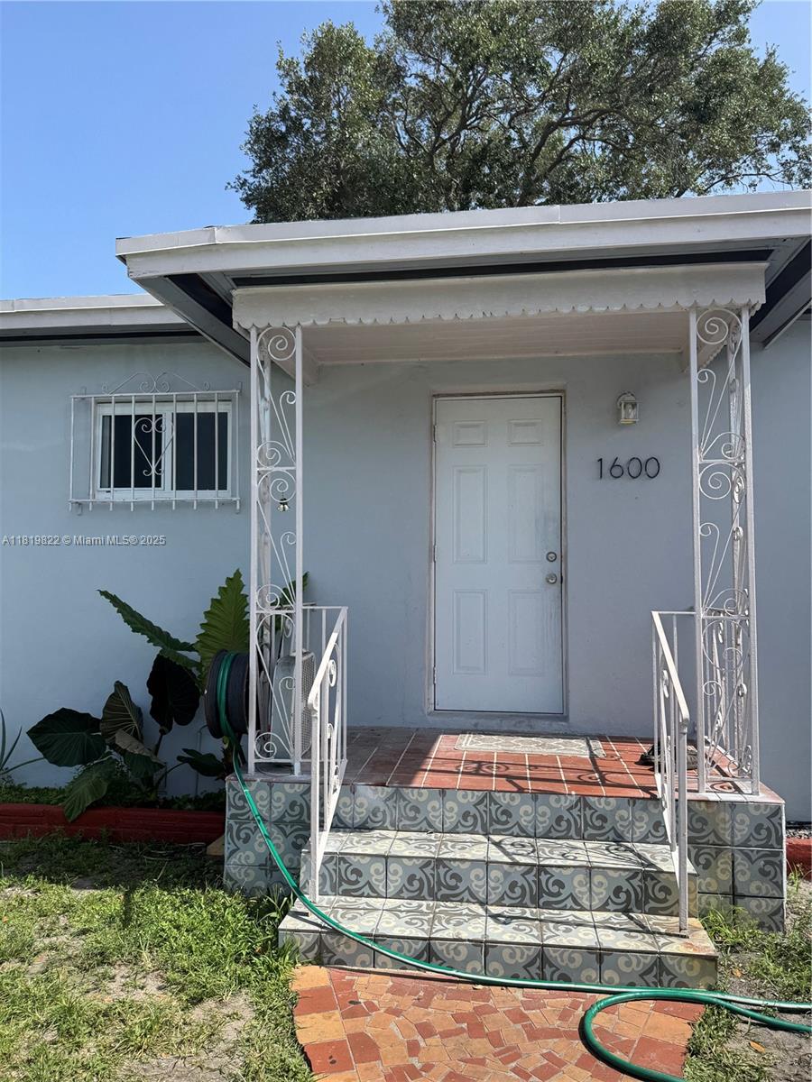 1600 NW 153rd St, Miami Gardens FL 33054