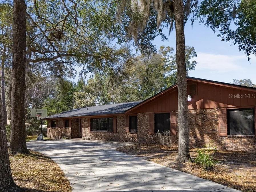 7700 CLOVER LANE
