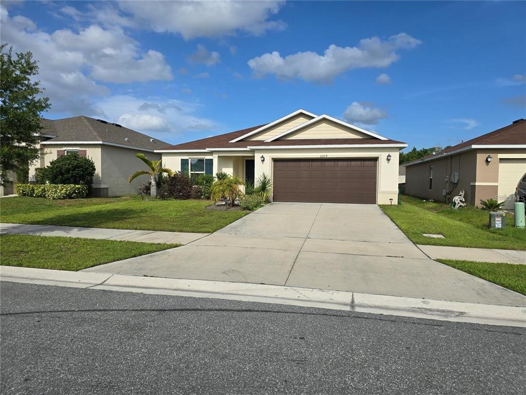 3209 CASA DEL REY AVENUE