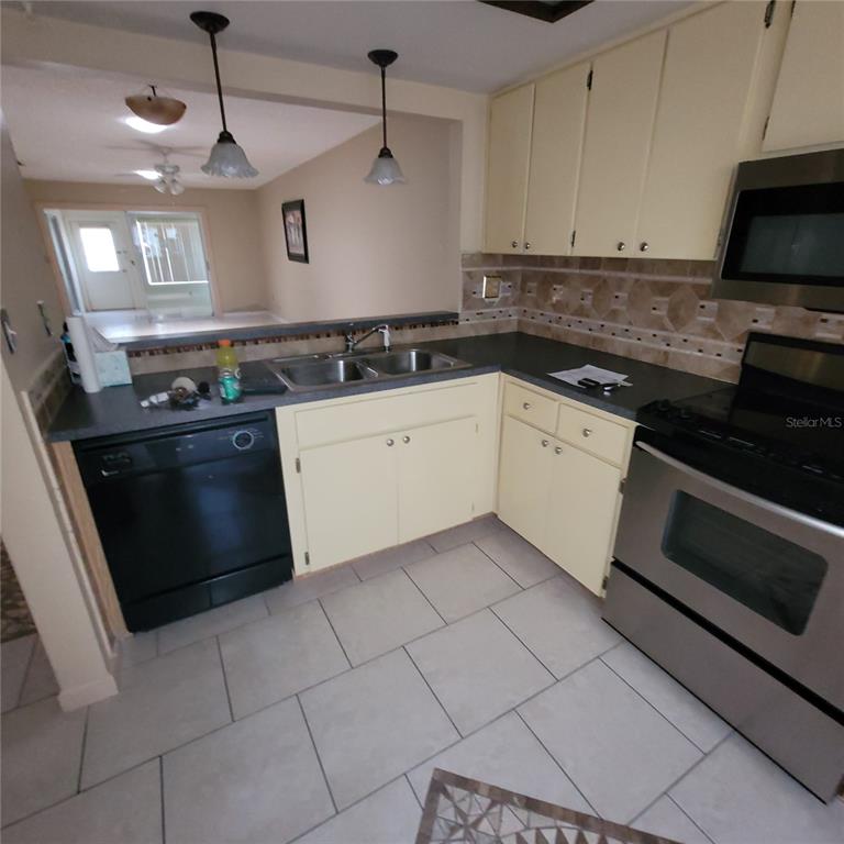 11224 VERSAILLES LANE UNIT 11224, PORT RICHEY, FL — photo 4 of 18