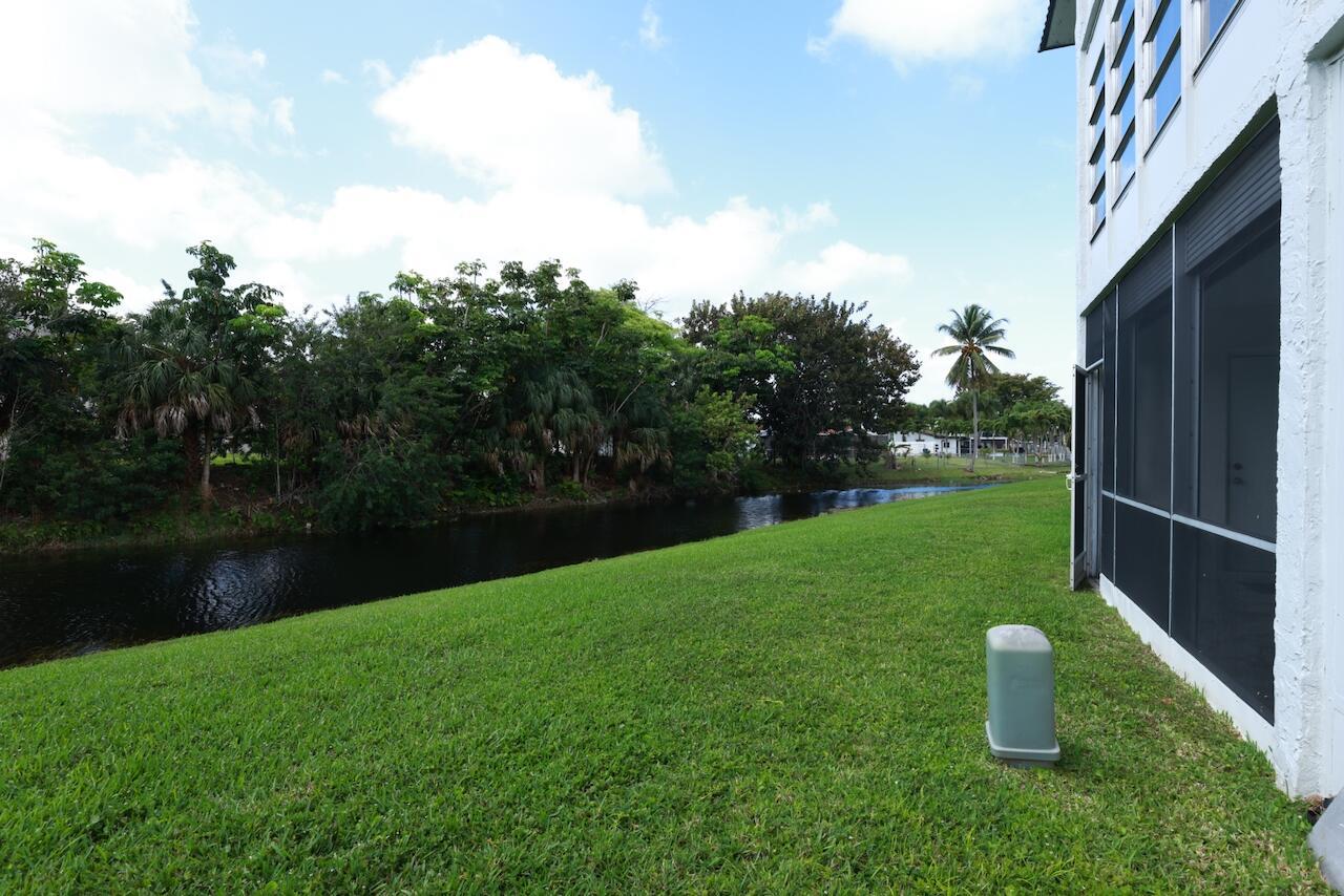 6570 Royal Palm Boulevard # 106j, Margate FL 33063