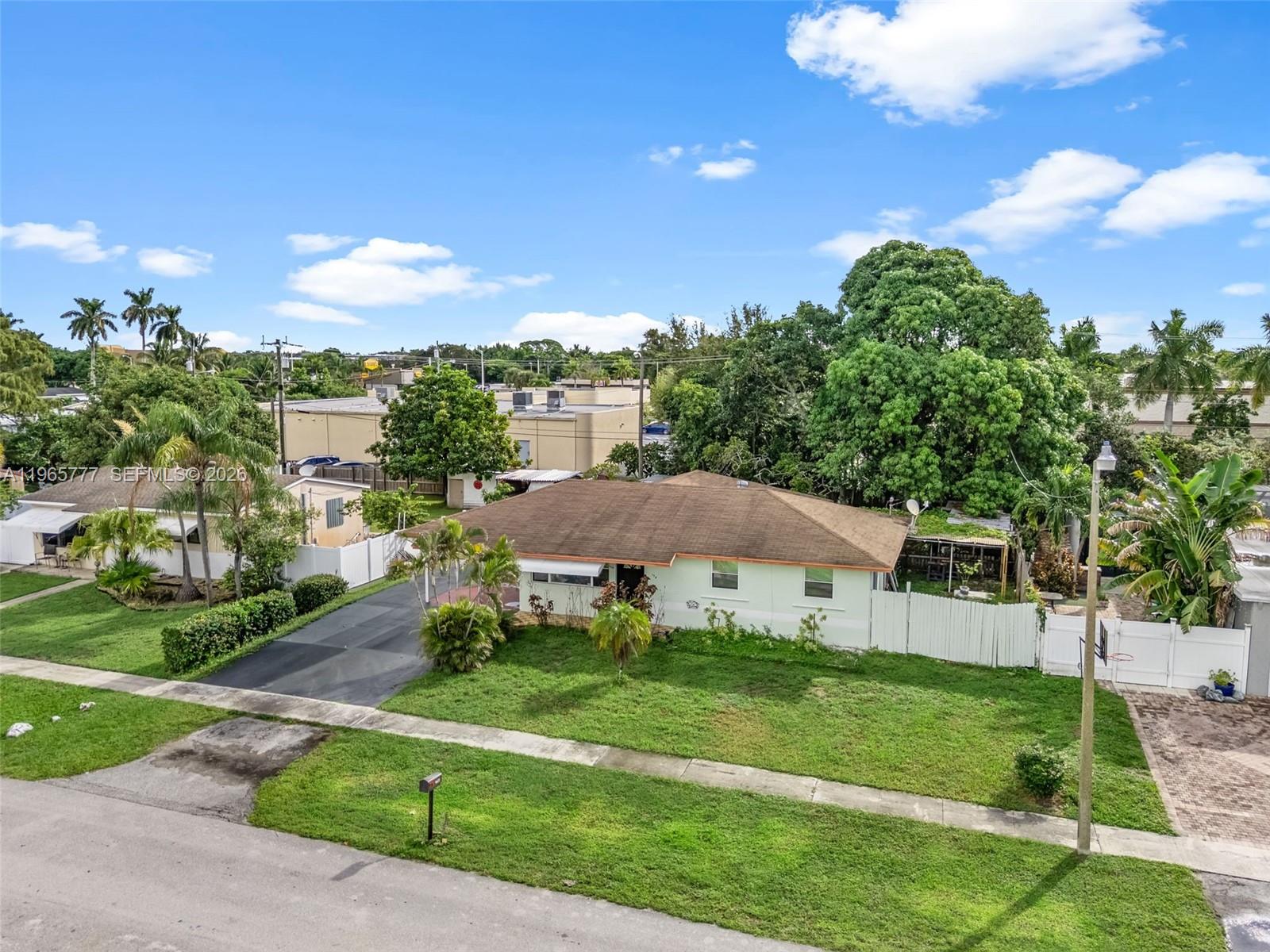 136 Cayman Dr, Palm Springs FL 33461