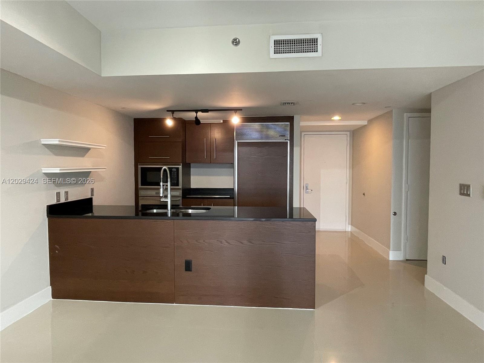 475 Brickell Ave # 414, Miami FL 33131