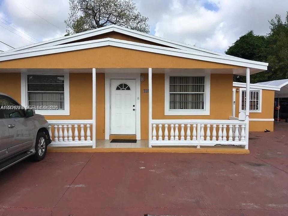 10040 NW 8th Ave, Miami FL 33150