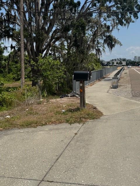 10709 E BAY ROAD, GIBSONTON, FL — photo 5 of 6