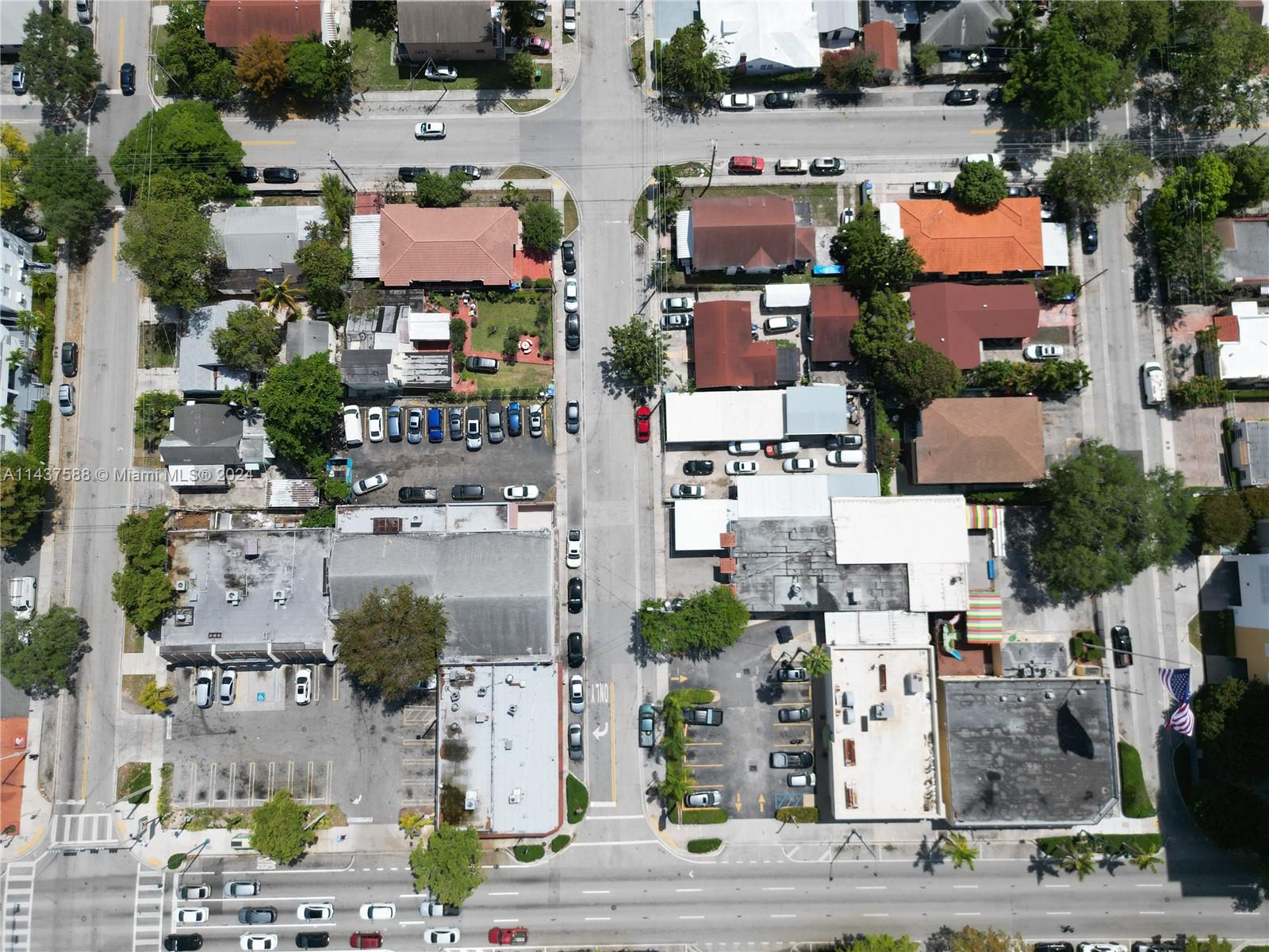 830 SW 8th Ct, Miami FL 33130
