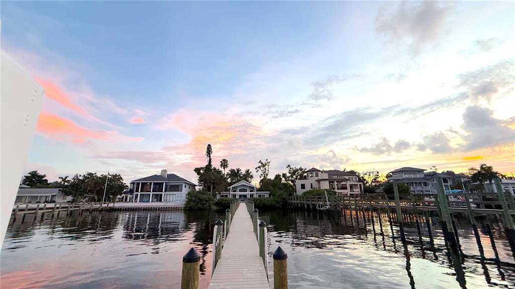 1275 PORT LANE, SARASOTA, FL — photo 3 of 30