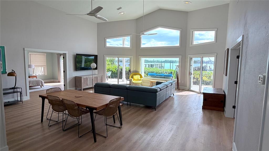 1275 PORT LANE, SARASOTA, FL — photo 5 of 30