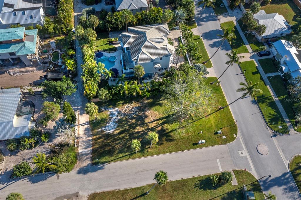 641 BROADWAY STREET, LONGBOAT KEY, FL — photo 4 of 28