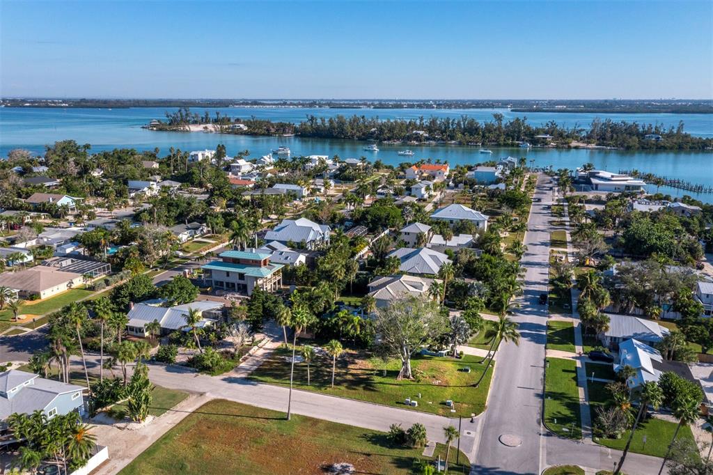 641 BROADWAY STREET, LONGBOAT KEY, FL — photo 5 of 28