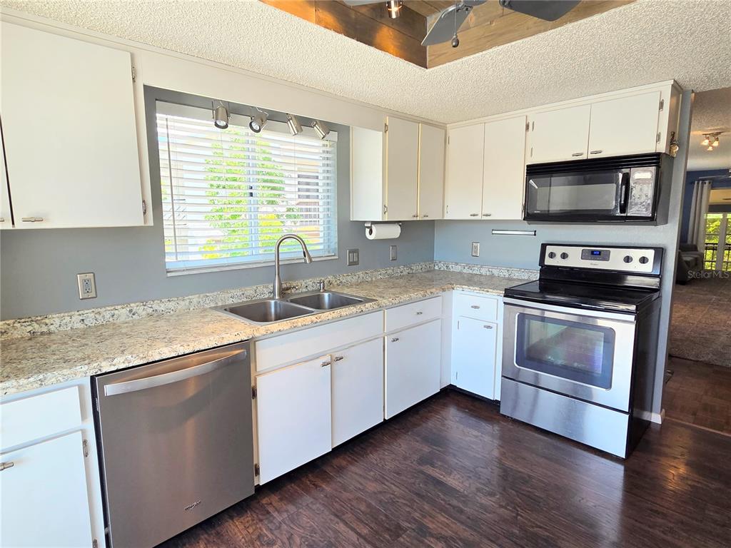 12404 EAGLESWOOD DRIVE UNIT C, HUDSON, FL — photo 3 of 30