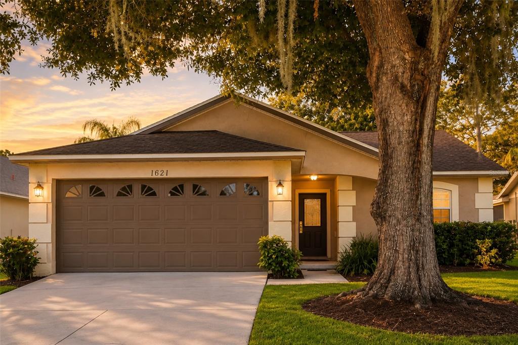 1621 OAK HILL TRAIL