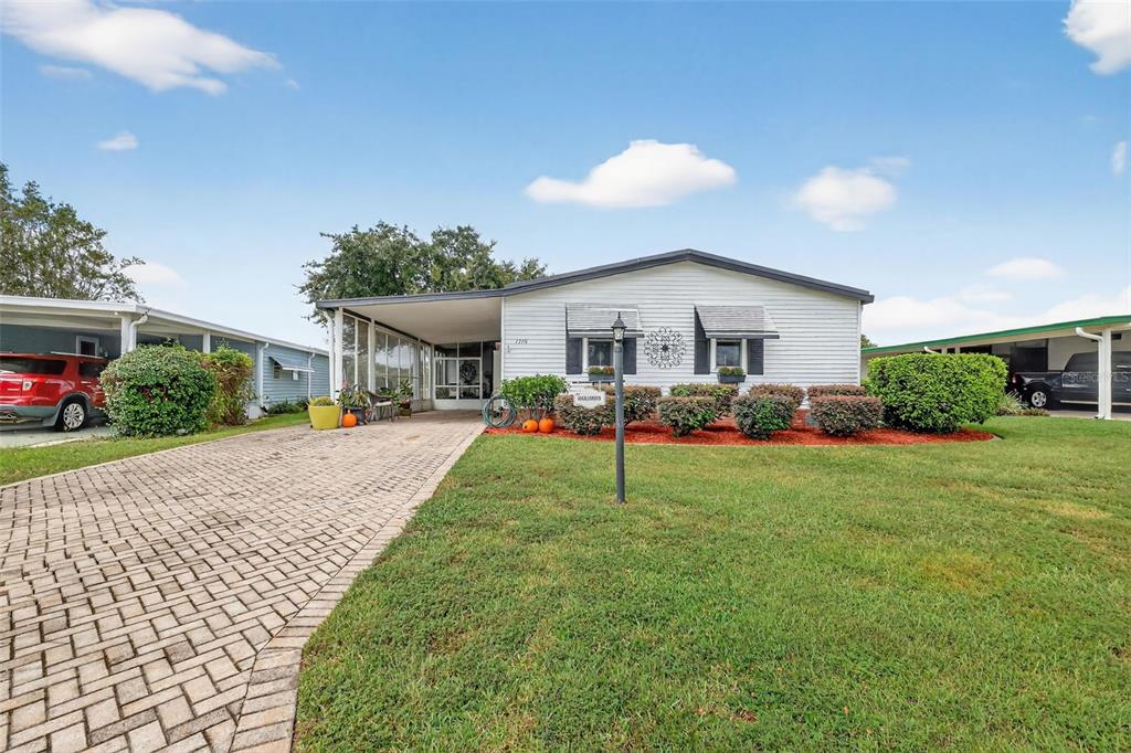 1715 LILLY LANE