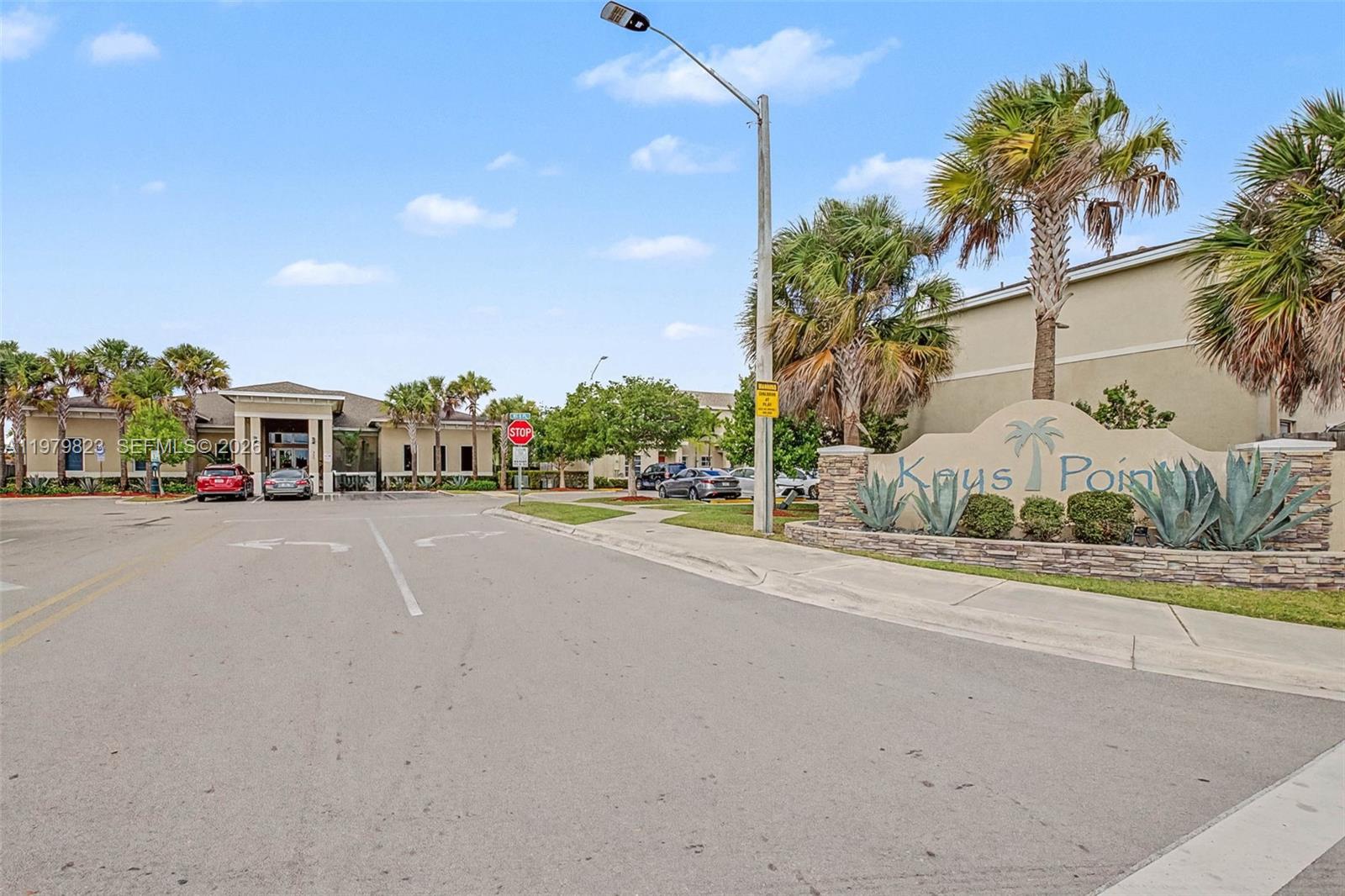 445 NE 4th St, Florida City FL 33034