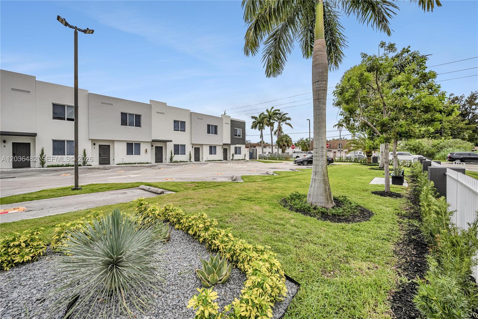 170 NW 158th St # 2, Miami FL 33169