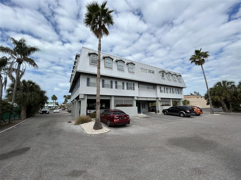 3909 E BAY DRIVE UNIT 115, HOLMES BEACH, FL — photo 2 of 21