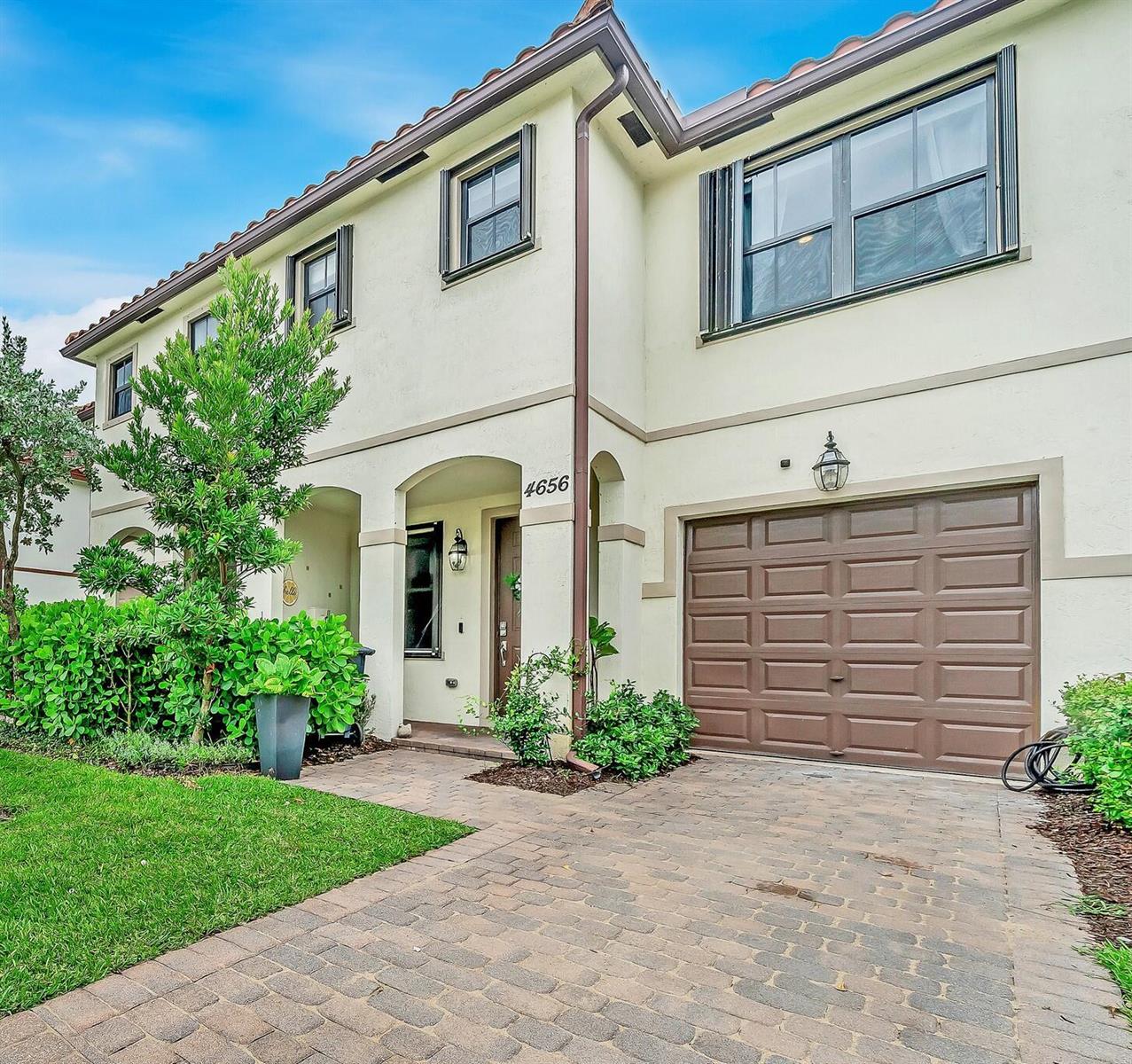 This is a two-story floor plan showing the layout of a residential home — 4656 Silver Saw Lane, Lake Worth FL 33463, LAKE WORTH, FL