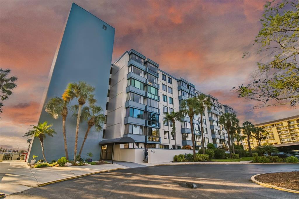 644 ISLAND WAY UNIT 206