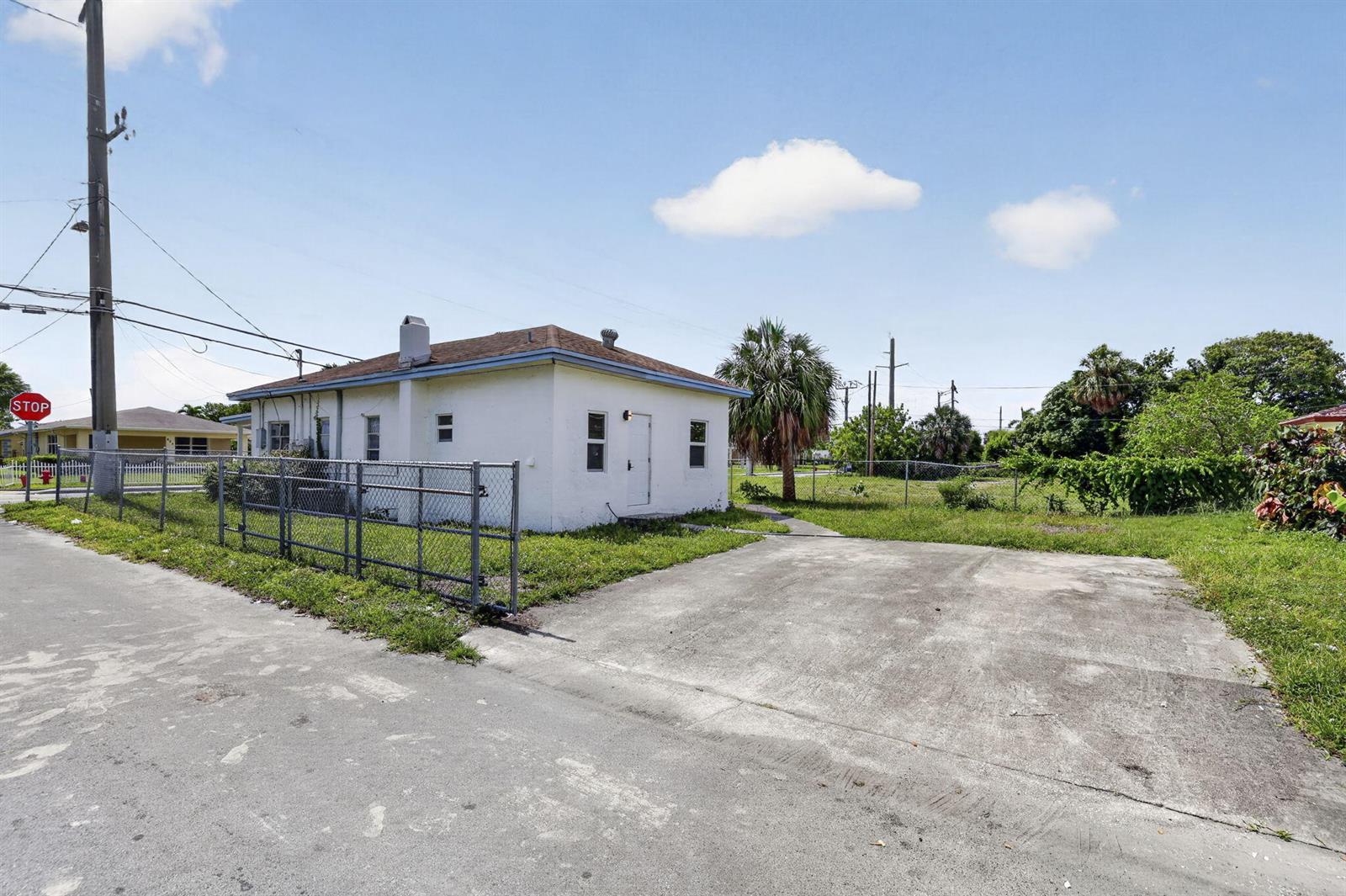 621 NW 3rd Avenue, Pompano Beach FL 33060