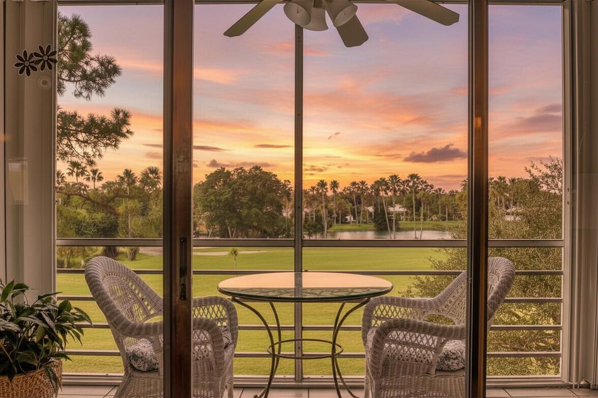 3871 Via Poinciana # 404, Lake Worth FL 33467