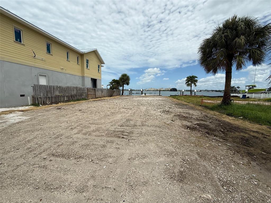 14217 E PARSLEY DRIVE, MADEIRA BEACH, FL — photo 2 of 3