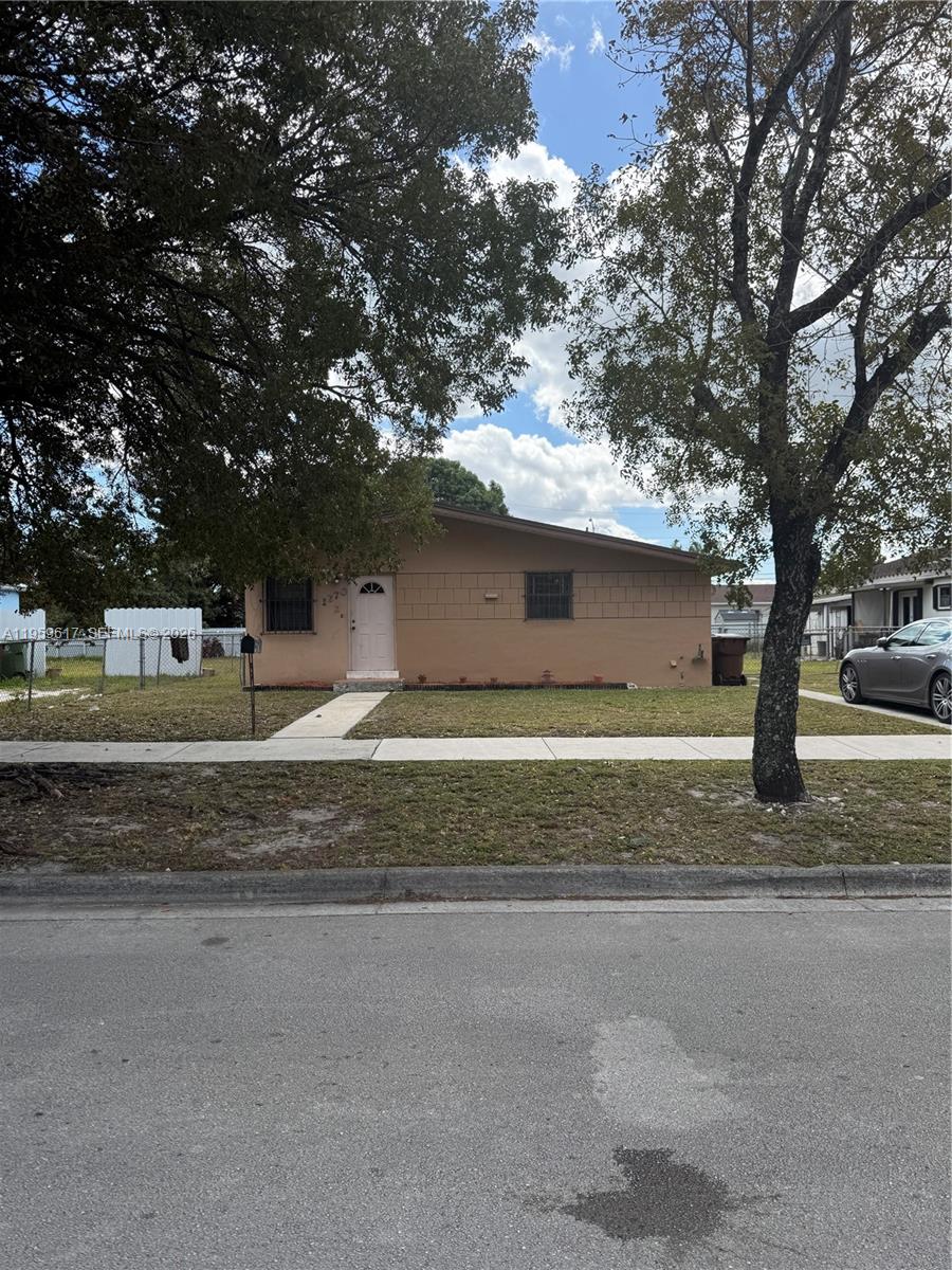 1270 W 31st St, Hialeah FL 33012