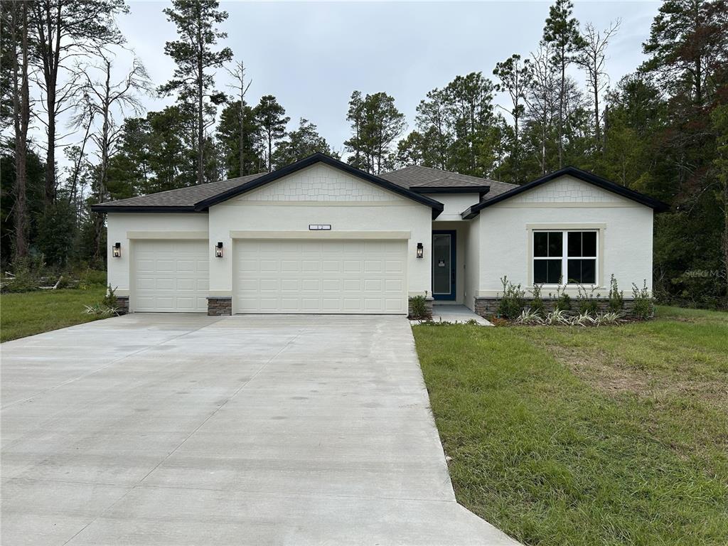 12 LINDWOOD COURT