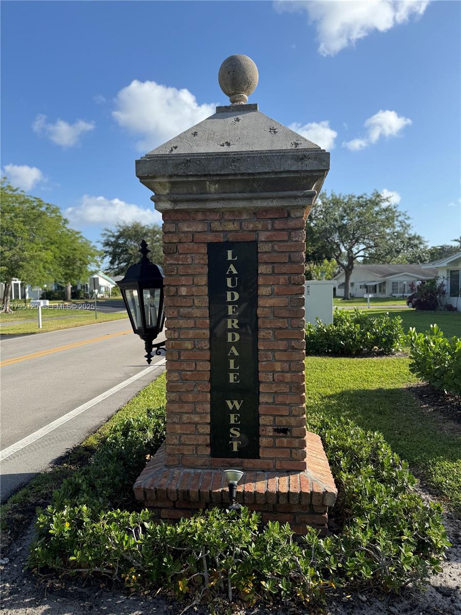 1250 NW 85th Ave, Plantation FL 33322