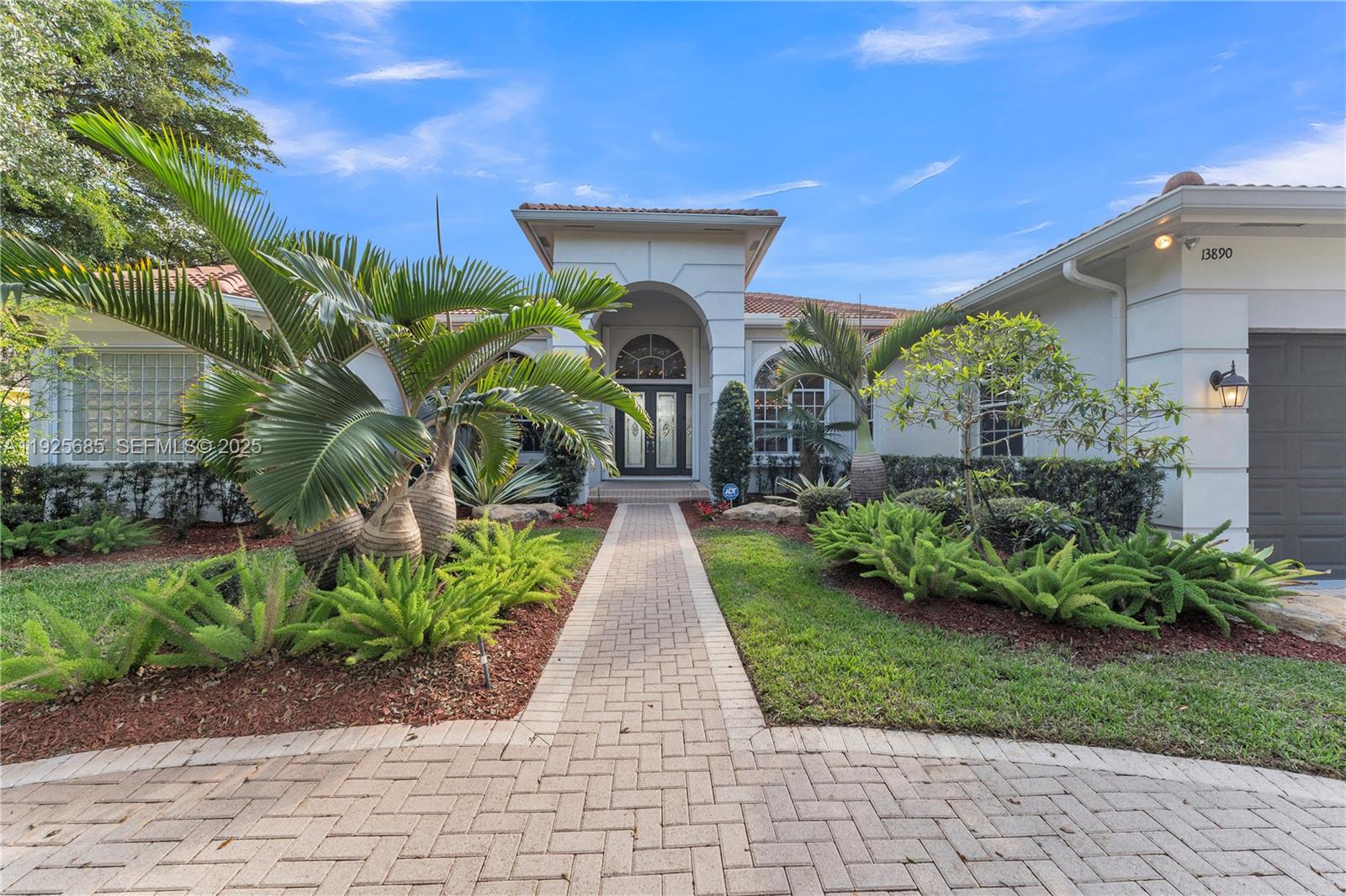 13890 SW 41st St, Davie FL 33330