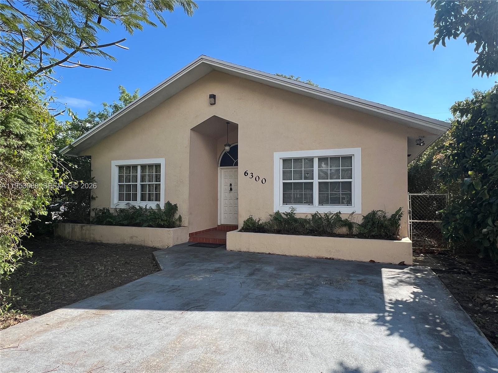 6300 SW 41st St, South Miami FL 33155