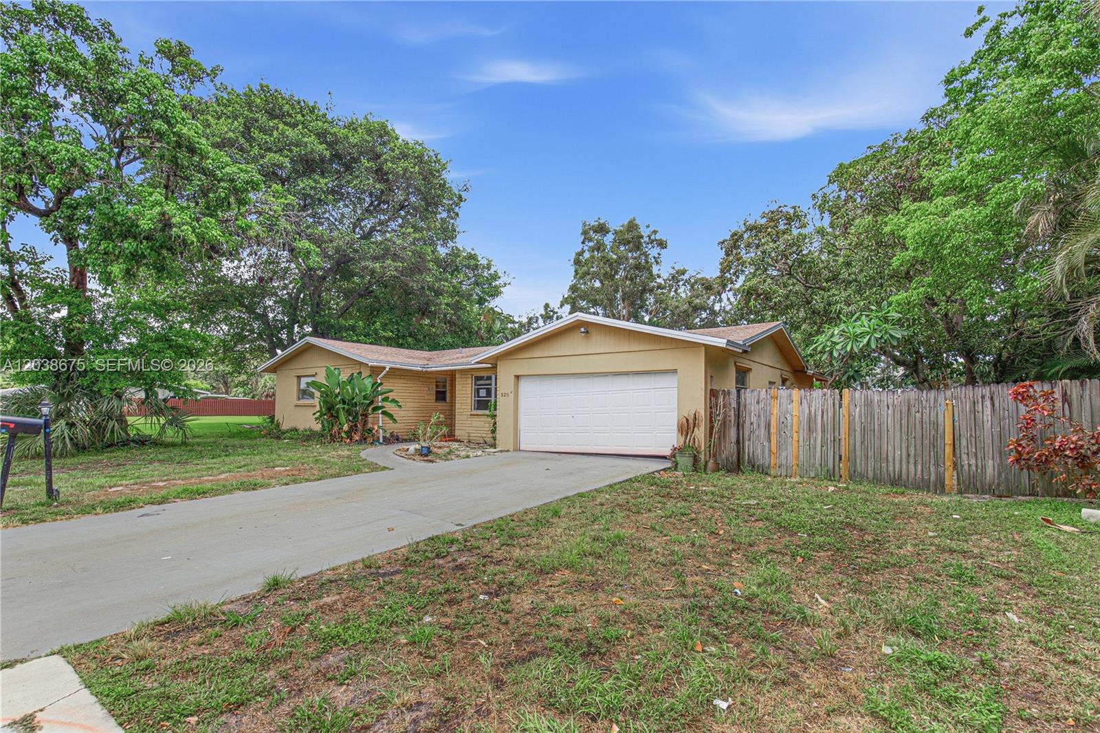 520 NW 43rd Ave, Plantation FL 33317