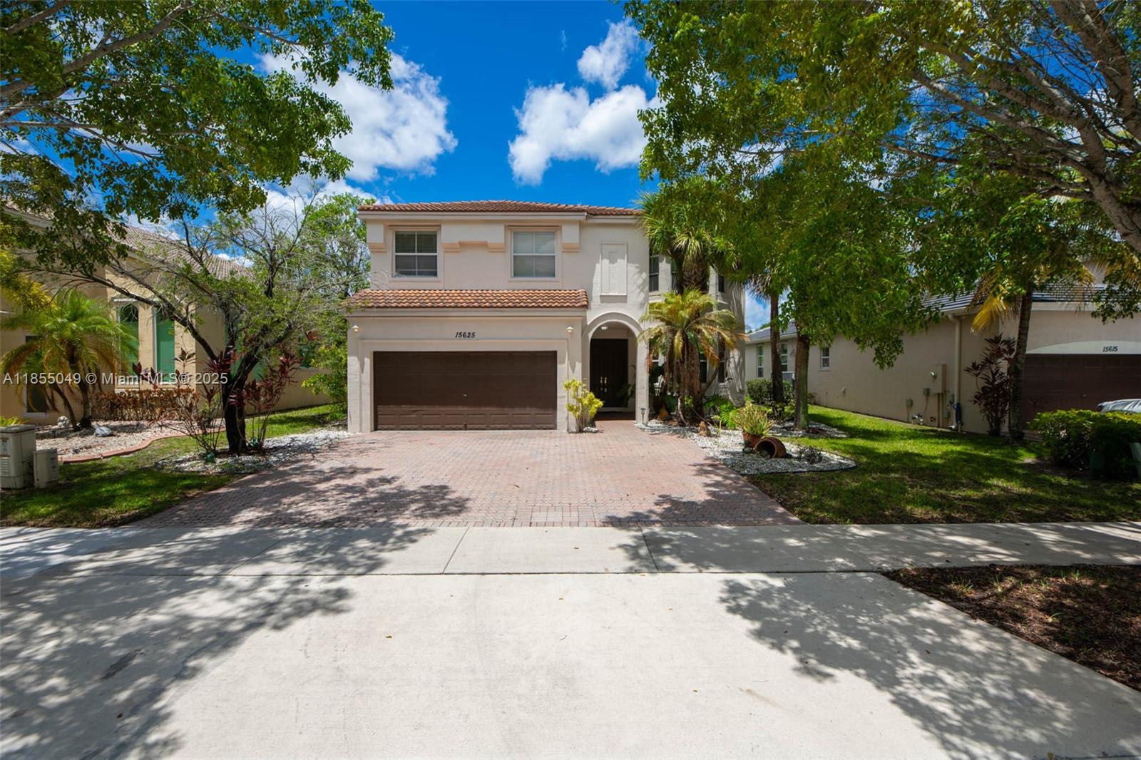 15625 SW 52nd Ct, Miramar FL 33027