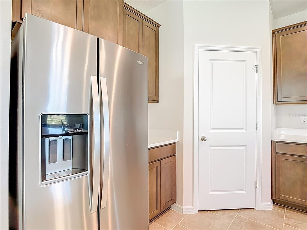 10471 BRIDGEGATE HEIGHTS LOOP, SAN ANTONIO, FL — photo 5 of 30