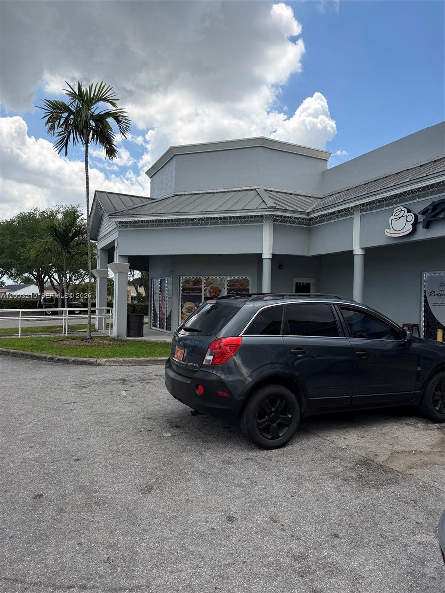 MIAMI, FL — photo 2 of 10