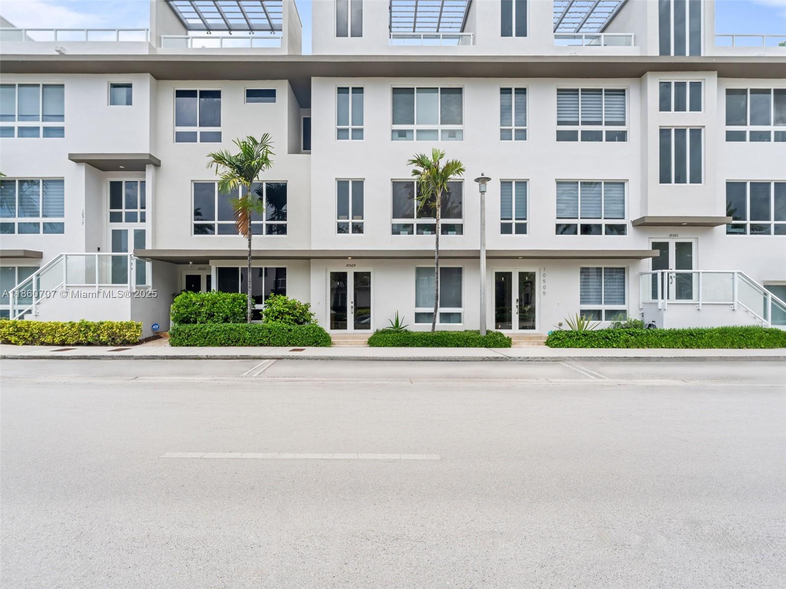 10509 NW 66th St, Doral FL 33178