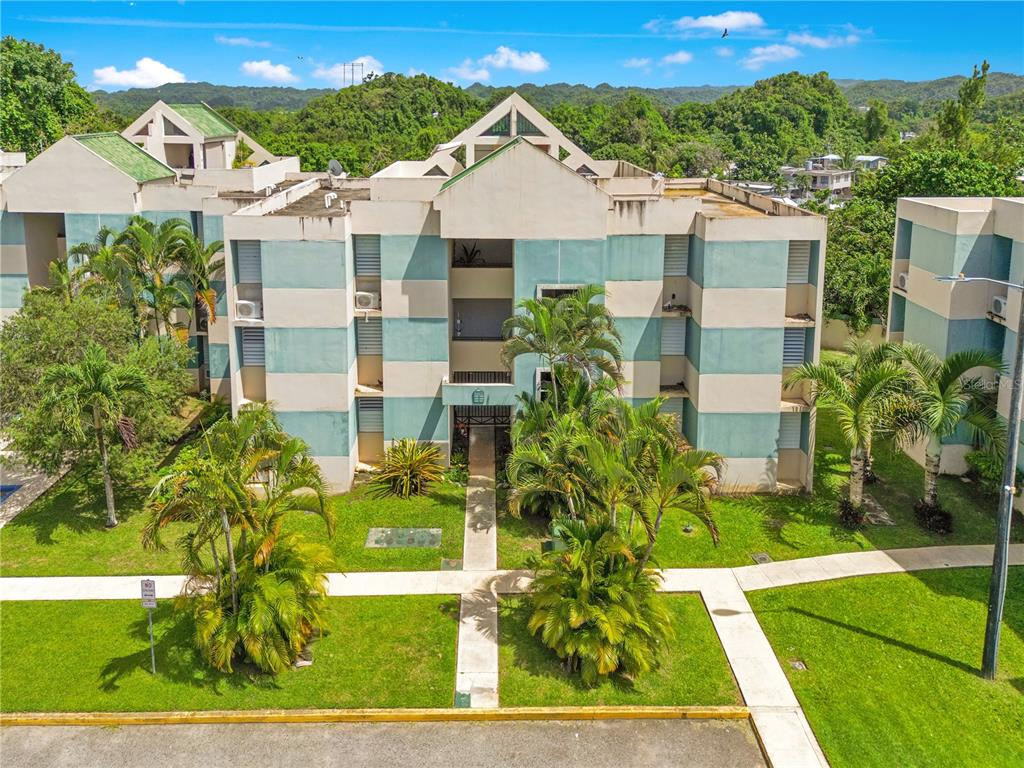 AVE. TRIOVEGABAJEÑO COND. TORRE VISTA APT. 1504